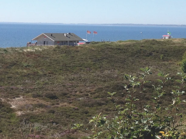 Blick vom Parkplatz aus auf den Oststrand