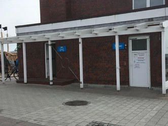 Toiletten am Lister Hafen Öffentliche Toiletten am Lister Hafen inkl. Behinderten-WC