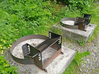 Several fireplaces for barbecuing