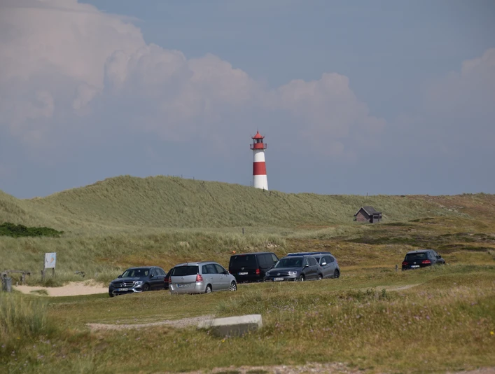Parken direkt im Schatten des Leutturmes