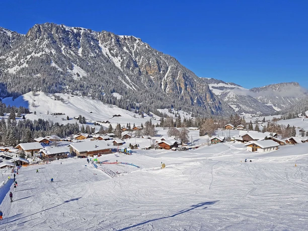 Grimmialp, pays de cocagne, avec le téléski pour enfants Egg