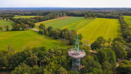 Hesinger Grenzroute Aussichtsturm Lönsberg.jpg