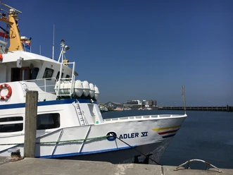 Die Adler VI im Hörnumer Hafen