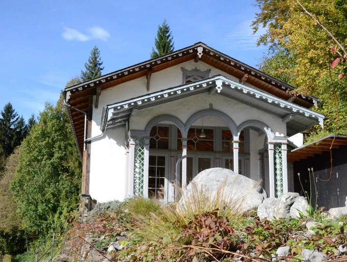 interlaken-trinkhalle-rugen-gebaeude-aussenansicht