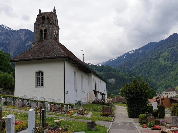gsteigwiler-dorfkirche-gsteig-fruehling