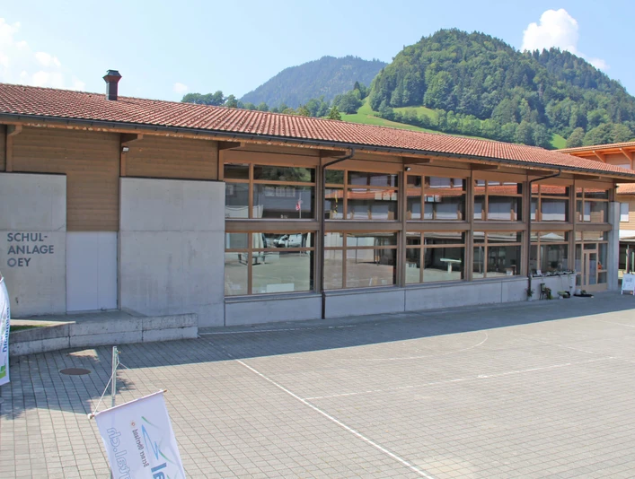 Un gymnase spacieux près de l'école d'Oey