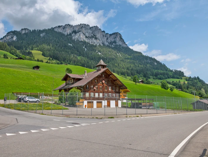 Easily accessible event location on the Diemtigtalstrasse