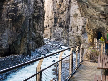 gletscherschlucht-grindelwald-familie-wanderung