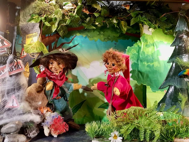 steffisburg-kasperlitheater-b-hne-wald