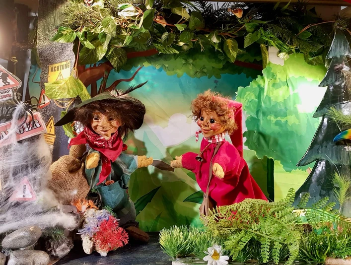 steffisburg-kasperlitheater-b-hne-wald