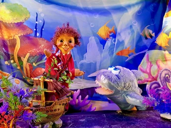 steffisburg-kasperlitheater-unterwasser-b-hne-fisch