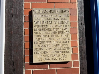 Gedenktafel am Wilhelm-Siebert-Haus erinnert an den Heimatchronisten Wilhelm Siebert, geboren 1887.