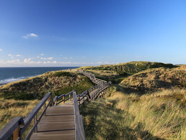 Blick auf den Kliffweg in Wenningstedt