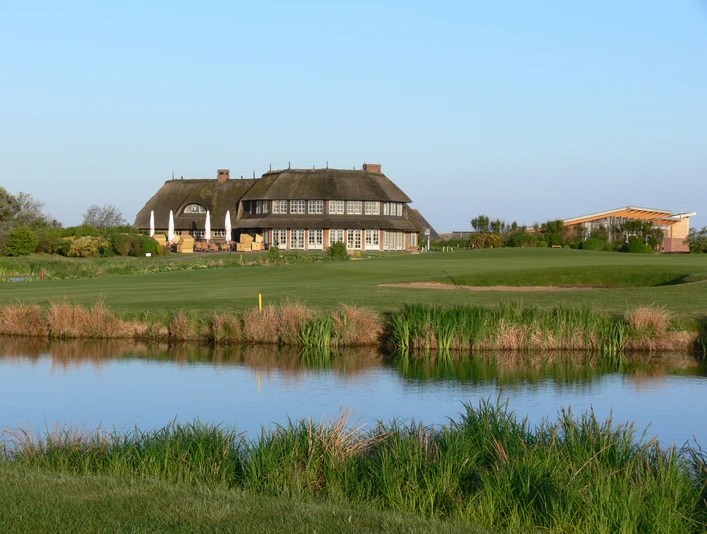 Clubhaus des Golfclubs