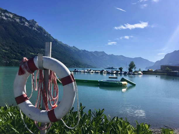 the-berach-strandbad-boenigen-wasserspiele-brienzersee