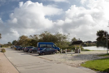 Parkplatz am Dorfteich