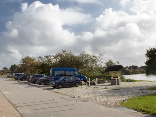 Parkplatz am Dorfteich