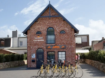 Außenansicht cosmic cosmetic