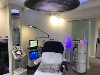 Behandlungskabine von cosmic cosmetic