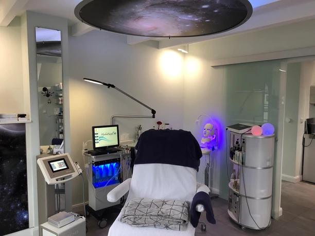 Behandlungskabine von cosmic cosmetic