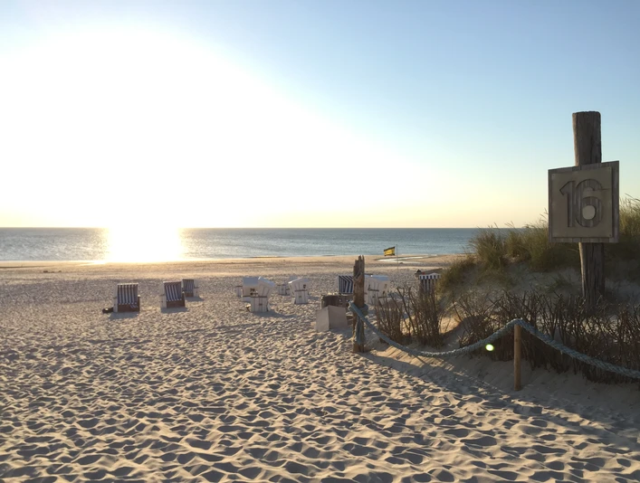 Textil- und FKK-Strand an der Buhne 16 in Kampen