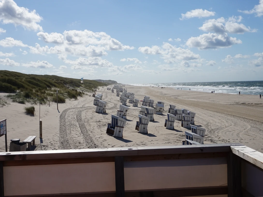 Textil- und FKK-Strand am Dünensteg in Kampen