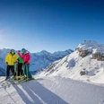 schilthorn-winter-skifahrer-gruppe-selfie