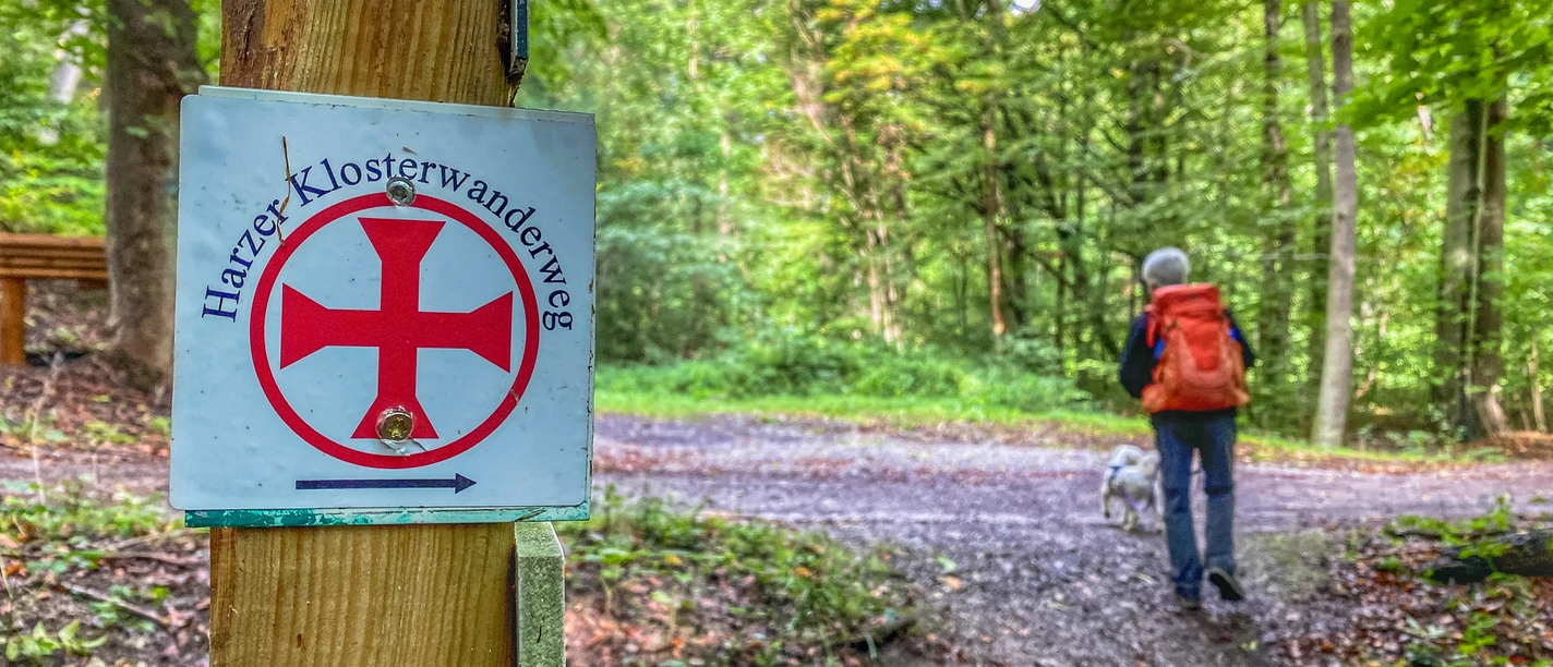 Auf dem Harzer Klosterwanderweg zwischen Michaelstein und Wernigerode Auf dem Harzer Klosterwanderweg zwischen Michaelstein und Wernigerode