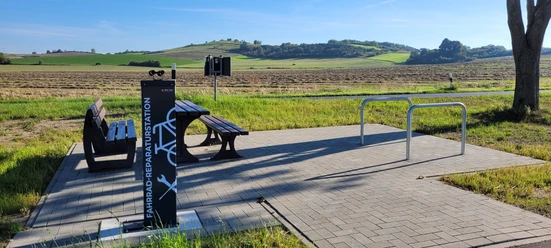 FahrradreparaturNeindorf1.jpg