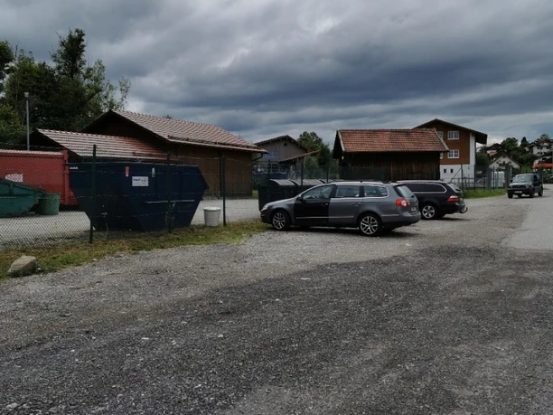 Parkplatz Mühlbach unkenntlich.jpg