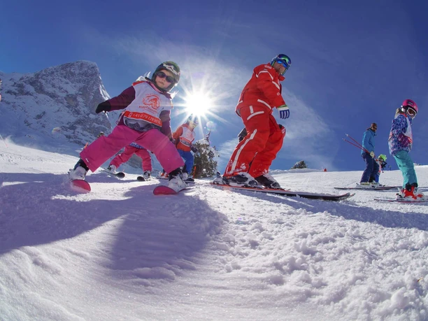 schweizer-skischule-interlaken-kleine-scheidegg-winter-kinder