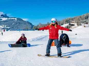 grindelwald-bodmi-winter-outdoor-interlaken-snowboard