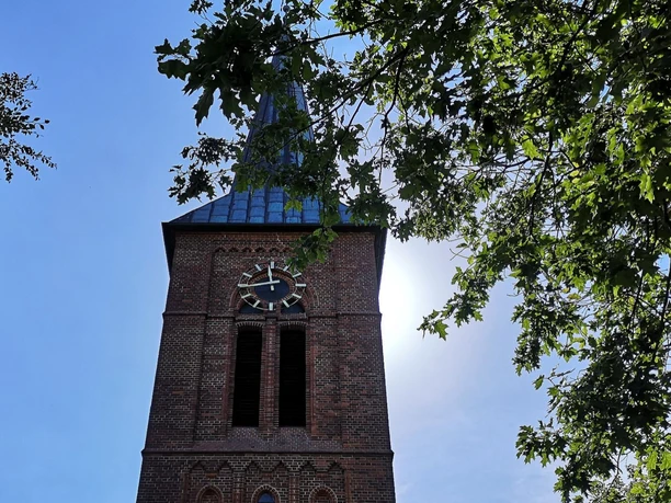 Kirchturm der Erlöserkirche in Kuhstedt