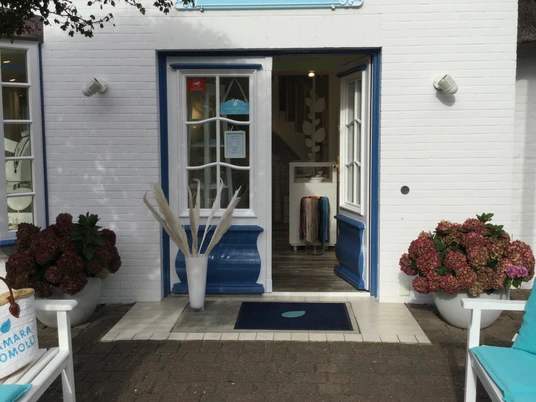 Tamara Comolli Boutiques