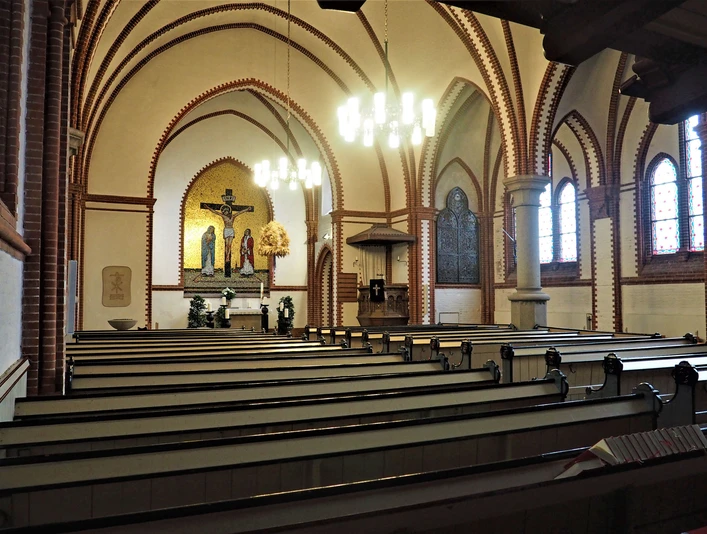 Kirche Kronprinzenkoog, Blick zum Chor/Altarraum