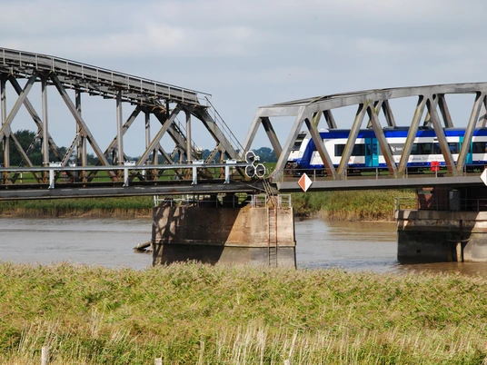 Eisenbahnbrücke Neuensiel