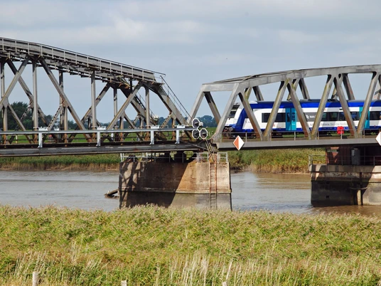 Eisenbahnbrücke Neuensiel