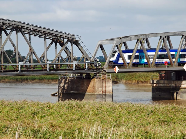 Eisenbahnbrücke Neuensiel