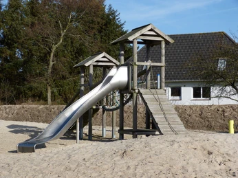 Rutsche auf dem Archsumer Spielplatz