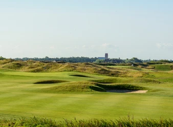 Golfplatz mit Blick auf die Keitumer Kirche
