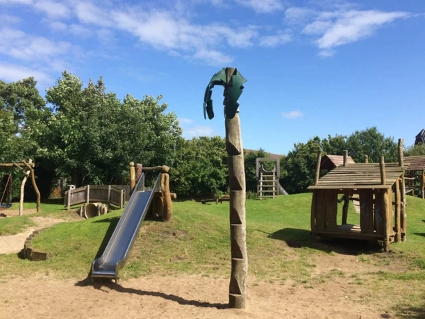 Spaß auf dem Spielplatz Tinnum