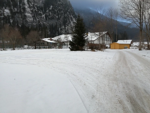 Parkplatz Malsteinweg_Tennisplatz 1.jpg