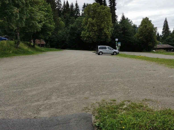 Parkplatz Pürschling 2.jpg