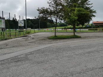Parkplatz Sportzentrum 1.jpg