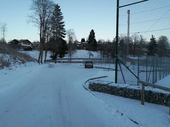 Parkplatz Sportzentrum 3.jpg