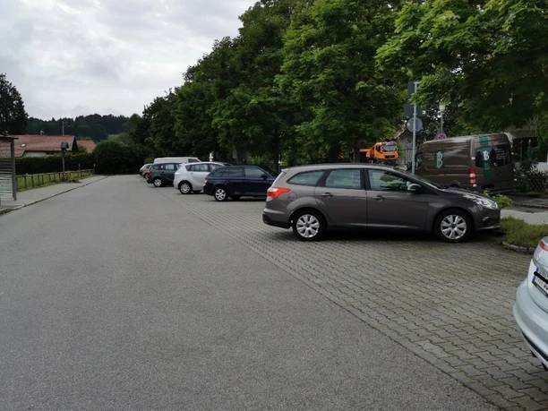 Parkplatz Erlestraße 1.jpg