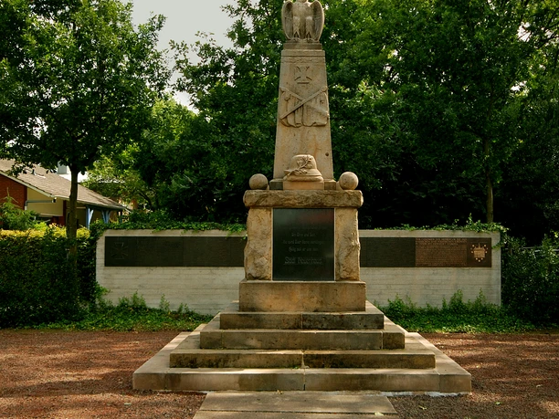 Kriegerdenkmal_Neuenhaus Kriegerdenkmal Neuenhaus