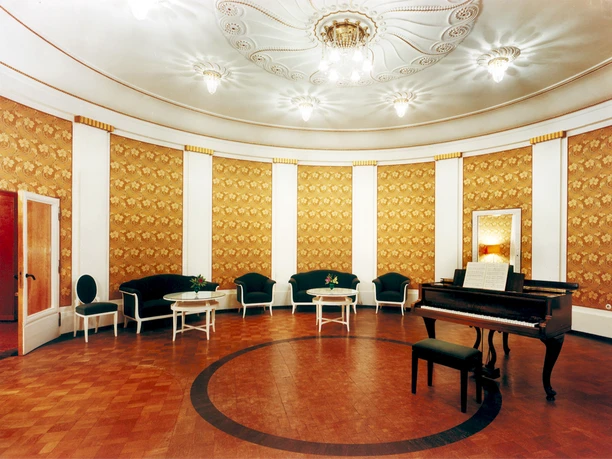 Musiksaal im Sanatorium