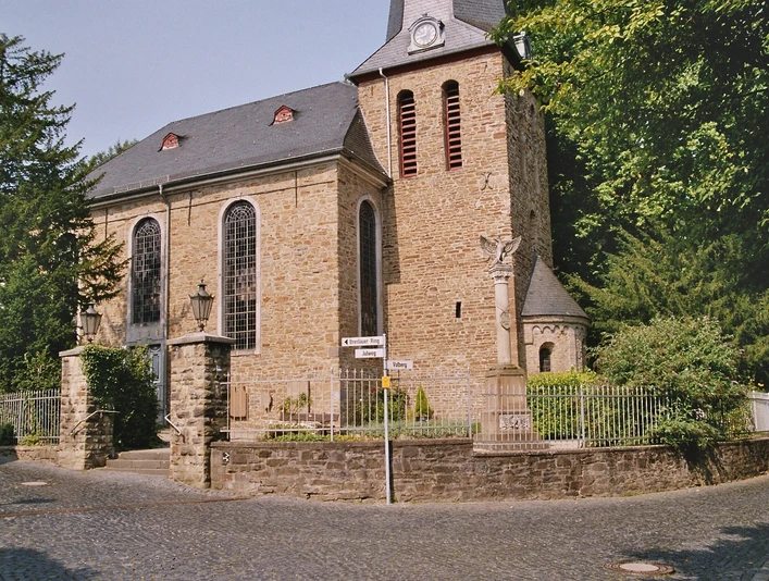 Volberger Kirche, Vorderansicht