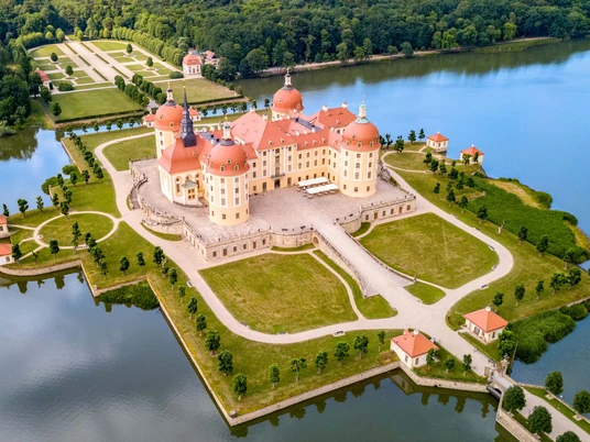 Schloss-Moritzburg-1.jpg